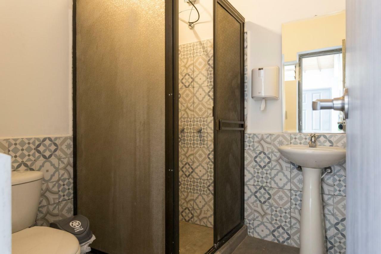 Gaston Coliving Hostel Medellin Bagian luar foto