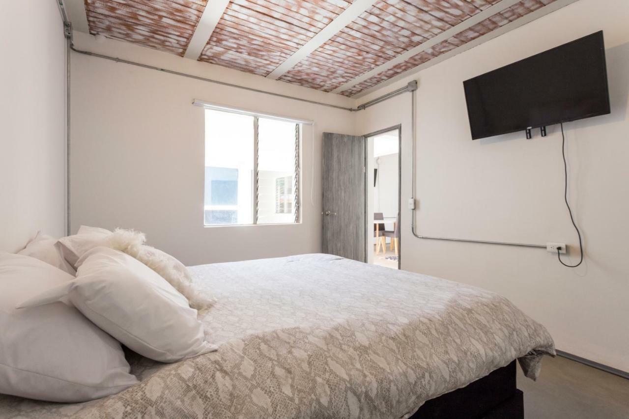 Gaston Coliving Hostel Medellin Bagian luar foto