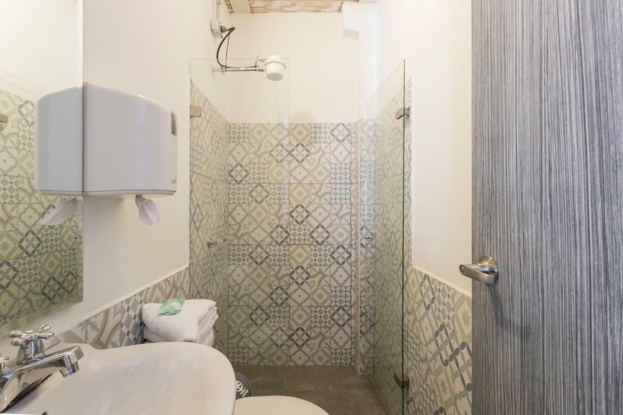 Gaston Coliving Hostel Medellin Bagian luar foto